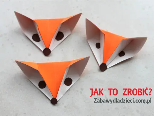 Trzy papierowe lisy z brązowymi oczami i noskami. Dowiedz się, jak zrobić lisa z papieru, tworząc własne, urocze zwierzątka.