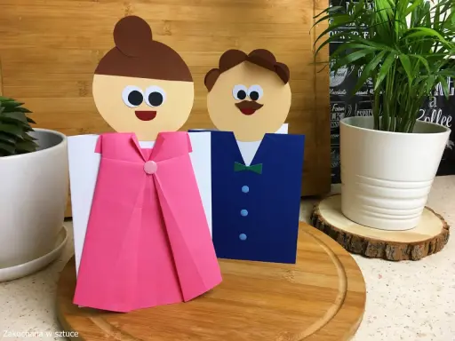 Urocze kartki urodzinowe z papieru: sukienka i garnitur. Świetny pomysł, co można zrobić z papieru na urodziny!